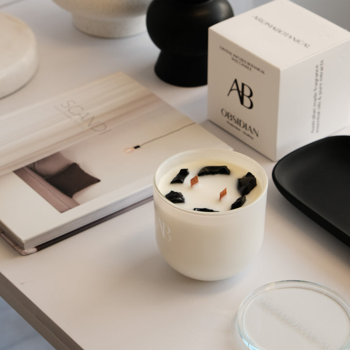 Obsidian Crystal 340g Candle